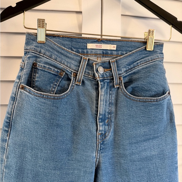 Levi’s Women’s Mom Jean with Raw Hem Size 24 - Picture 5 of 13